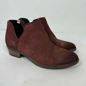 Crevo Buckle Red Distressed Look Leather Suede Ankle Boots Booties Western rodeo